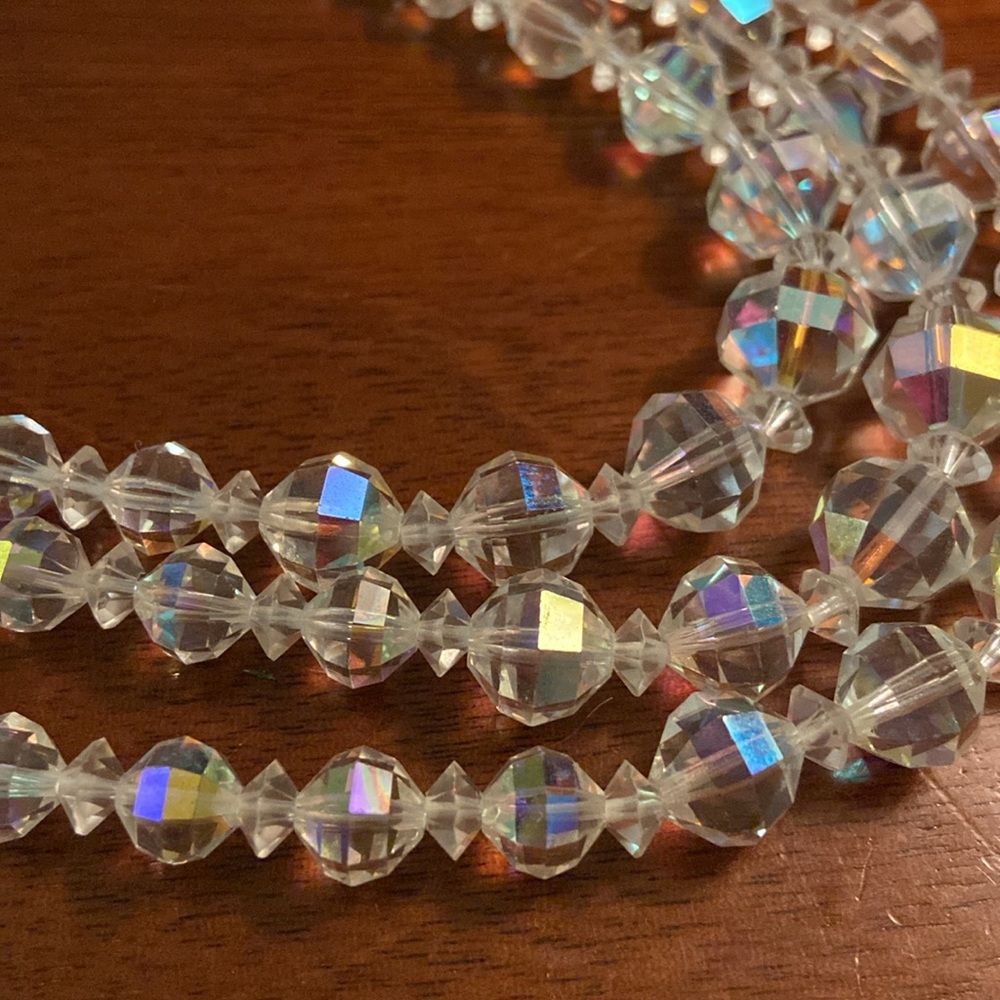 Vintage triple strand Aurora borealis graduated bead choker necklace 14 inch - Picture 8 of 12